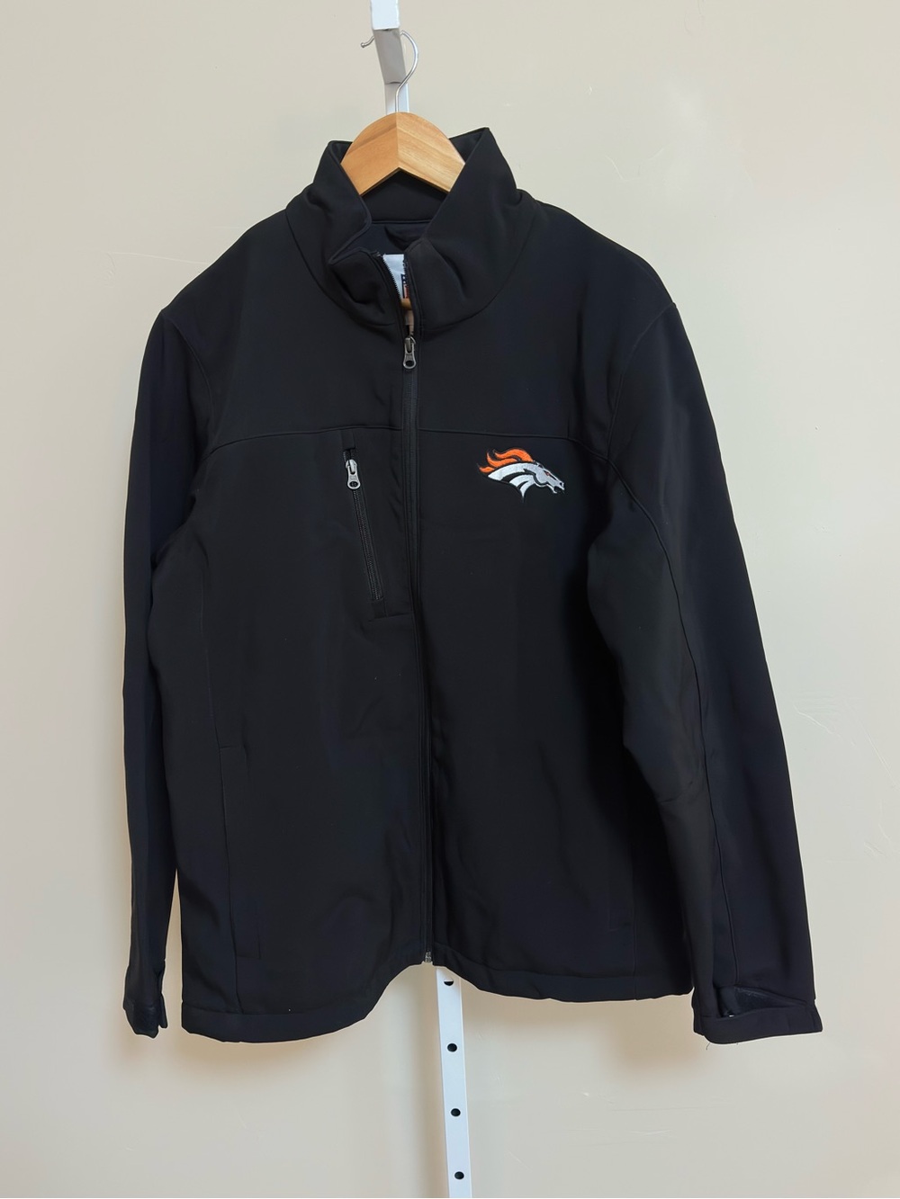 Denver Broncos NFL Black Softshell Jacket Men’s M Embroidered Football